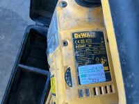 DEWALT D25601 110v CHIPPING HAMMER & CASE - 2