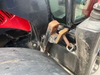 CASE LUXXUM 120 4WD TRACTOR & FRONT LOADER - 5