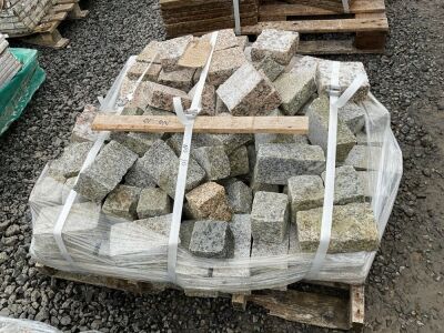 PALLET TO INC.APPROX 4 SQM MIXED GRANITE SETTS