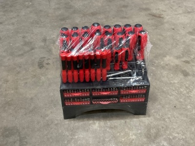 UNUSED 118 PIECE MAGNETIC SCREWDRIVER SET