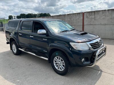 TOYOTA HILUX INVINCIBLE D-4D 3.0 DOUBLE CAB PICK UP 