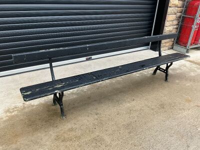APPROX. 9ft BECH SEAT