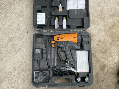BOSTITCH FIRST FIX NAIL GUN