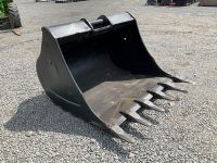 APPROX 5.4ft TOOTHED DIGGING BUCKET TO SUIT 30 TON MACHINE