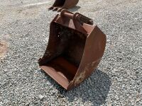 APPROX. 2.6ft SCOTT TOOTHLESS DIGGING BUCKET TO SUIT 6-8 TON MACHINE - 3