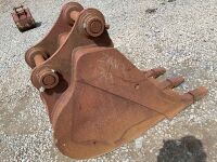 APPROX.2ft TOOTHED DIGGING BUCKET TO SUIT 13 TON MACHINE - 8