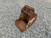 APPROX. 18" SCOTT TOOTHLESS DIGGING BUCKET TO SUIT 3 TON MACHINE - 3