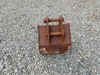 APPROX. 18" SCOTT TOOTHLESS DIGGING BUCKET TO SUIT 3 TON MACHINE - 6