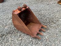 APPROX. 2.2ft TOOTHED DIGGING BUCKET TO SUIT 6-8 TON MACHINE