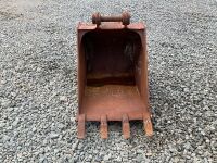 APPROX. 2.2ft TOOTHED DIGGING BUCKET TO SUIT 6-8 TON MACHINE - 2