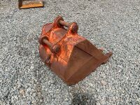 APPROX. 2.2ft TOOTHED DIGGING BUCKET TO SUIT 6-8 TON MACHINE - 7