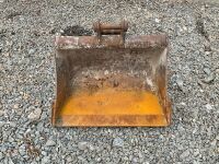 APPROX. 3ft TOOTHLESS DIGGING BUCKET TO SUIT 6-8 TON MACHINE - 2