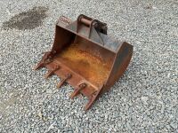 APPROX. 3ft SCOTT TOOTHED DIGGING BUCKET TO SUIT 3 TON MACHINE - 3