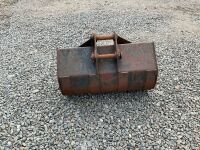 APPROX. 3ft SCOTT TOOTHED DIGGING BUCKET TO SUIT 3 TON MACHINE - 6