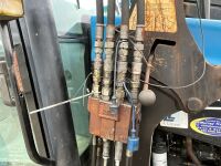 NEW HOLLAND TS110 4WD TRACTOR & FRONT LOADER - 17