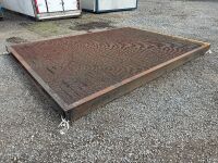 APPROX. 13.2ft x 9.6ft METAL PLATFORM BASE