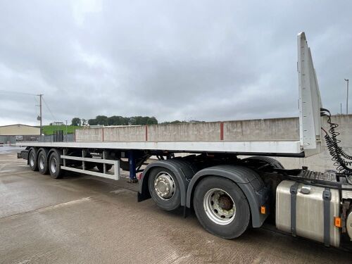 SDC 45ft TRI AXLE FLAT TRAILER ON AIR