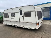 SWIFT CHALLENGER 490 SINGLE AXLE CARAVAN - 9