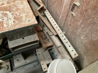 APPROX. 1830mm x 920mm x 850mm VIBRATING TABLE & ASSORTED MOULDS - 6