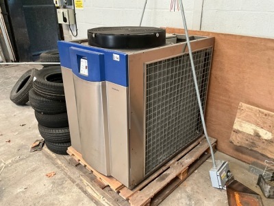 SOLAR 045V ROTARICA CHILLER UNIT
