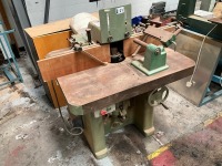 WADKIN EQ4009 3 PHASE SPINDLE MOULDER & CABINET OF TOOLING - 7