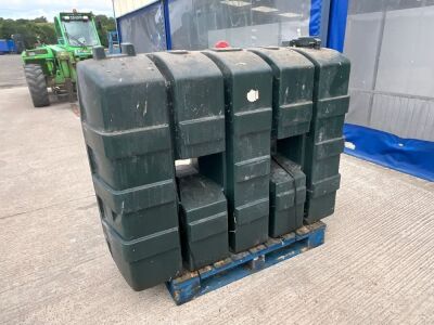 APPROX. 1100lt SLIMLINE PLASTIC OIL TANK 