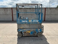 GENIE GS1932 BATTERY OPERATED SCISSOR LIFT  - 2