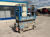 GENIE GS1932 BATTERY OPERATED SCISSOR LIFT  - 4