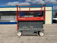 SKYJACK SJ2740 BATTERY OPERATED SCISSOR LIFT - 10