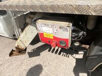 TOYOTA HILUX HL2 D-4D 2.5 PICK UP CHERRY PICKER - 12