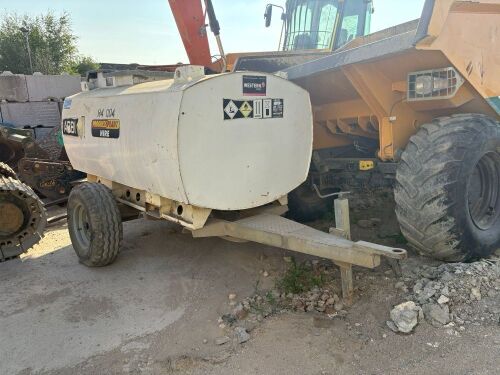 APPROX. 2000lt WESTERN SINGLE AXLE BUNDED METAL FUEL BOWSER