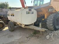 APPROX. 2000lt WESTERN SINGLE AXLE BUNDED METAL FUEL BOWSER