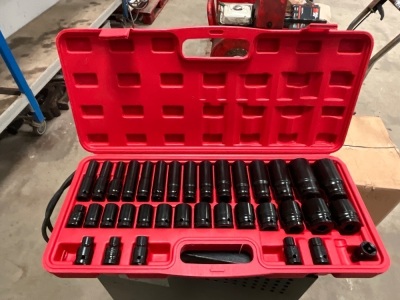 UNUSED 35 PIECE 1/2" DEEP SOCKET SET 8-32mm