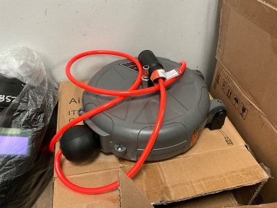 UNUSED 33ft AIR HOSE REEL 