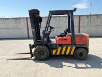 TOYOTA 3 TON DIESEL FORKLIFT - 2