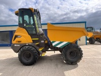 MECALEC 9MDX 9 TON CABBED STRAIGHT SKIP ROAD LEGAL DUMPER - 12