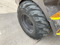 MECALEC 9MDX 9 TON CABBED STRAIGHT SKIP ROAD LEGAL DUMPER - 16