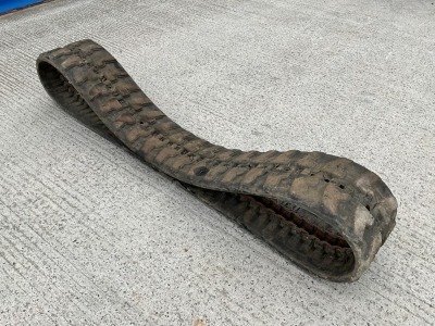 300 X 52.5 X 82 PART WORN TRACK TO SUIT 3 TON MINI DIGGER