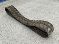 300 X 52.5 X 82 PART WORN TRACK TO SUIT 3 TON MINI DIGGER