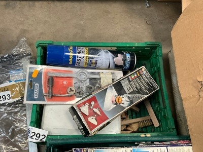 LOT BUNDLE TO INC. TAP & DIE SET, MINI WIRE BRUSHES, HEAT GUN NOZZLE SET