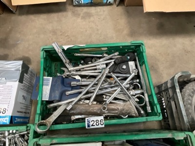 LOT BUNDLE TO INC. SOCKET, RATCHETS, TORCHES
