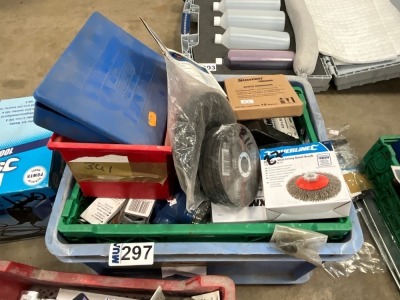 LOT BUNDLE TO INC. SOCKET SET, FLARING TOOLS, DISC'S