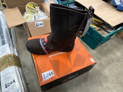 UNUSED SIZE 7 RIGGER BOOTS