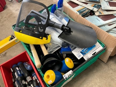 LOT BUNDLE TO INC. FOLDABLE SHOVEL, PIPE UNBLOCKER, PLUNGER