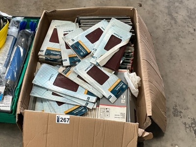 LOT BUNDLE TO INC. ASSORTED SAND PAPER