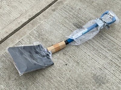 UNUSED SILVERLINE SQUARE MOUTH SHOVEL