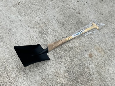 UNUSED SILVERLINE SQUARE MOUTH SHOVEL