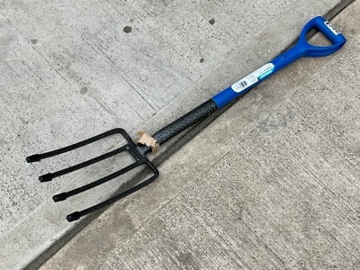 UNUSED SILVERLINE GARDEN FORK