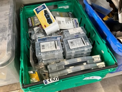 LOT BUNDLE TO INC. UNUSED SCREWS, NUTS, BOLTS