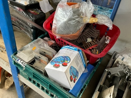 LOT BUNDLE TO INC. GRINDING DISCS, WALL PLUGS, BIT SET